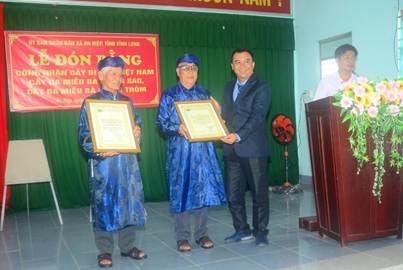 XÃ AN HIỆP, TỈNH VĨNH LONG LẦN ĐẦU TIÊN CÓ 2 CÂY ĐA CỔ THỤ ĐƯỢC CÔNG NHẬN LÀ CÂY DI SẢN VIỆT NAM XÃ AN HIỆP, TỈNH VĨNH LONG LẦN ĐẦU TIÊN CÓ 2 CÂY ĐA CỔ THỤ ĐƯỢC CÔNG NHẬN LÀ CÂY DI SẢN VIỆT NAM