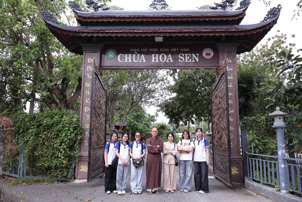 PHÁT TRIỂN DU LỊCH TÂM LINH TẠI CHÙA HOA SEN GẮN VỚI SÔNG SÀI GÒN